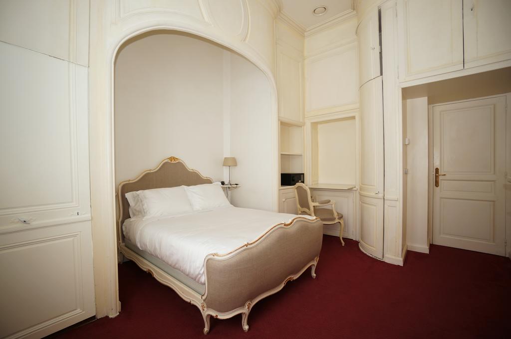 Hotel Les Trois Lys Condom Zimmer foto